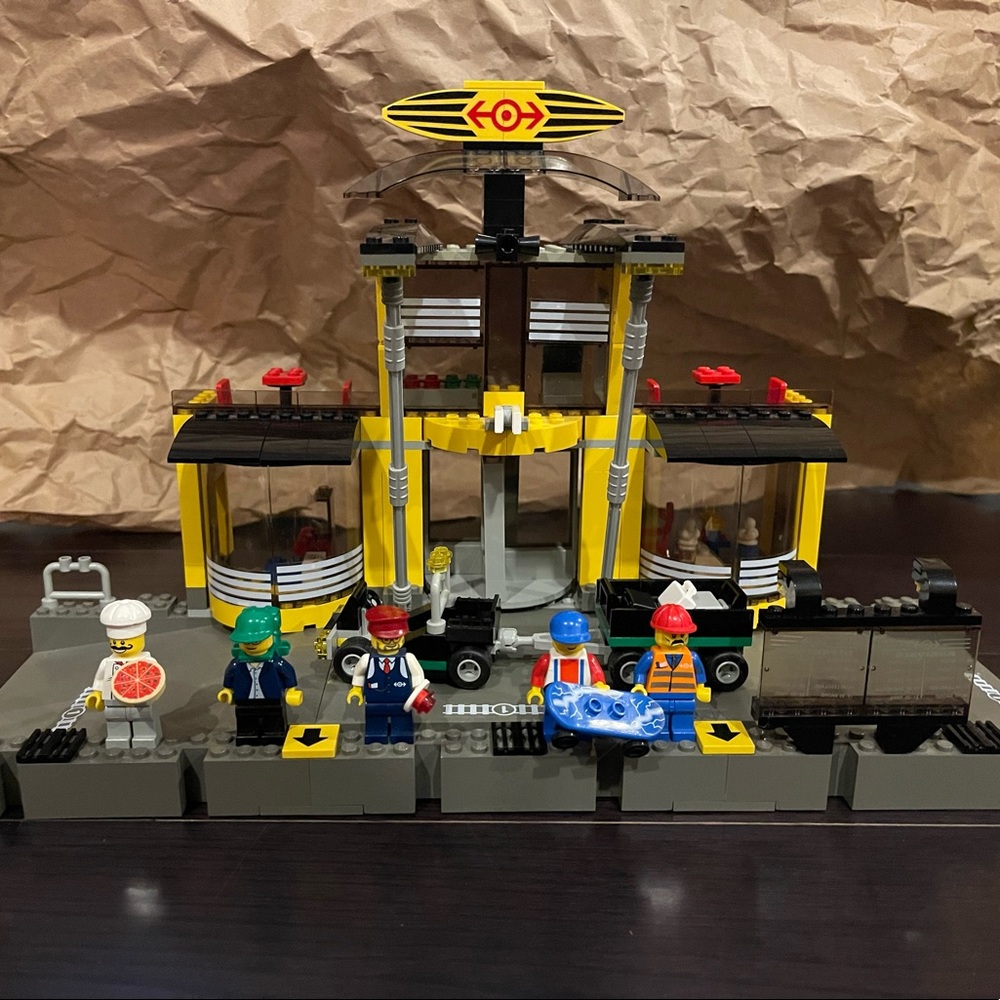 Lego City Grand Central Station (4513)
